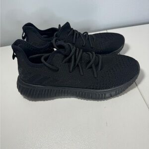 AVIA MEMORY FOAM WOMEN’S SHOE, SIZE 6.5